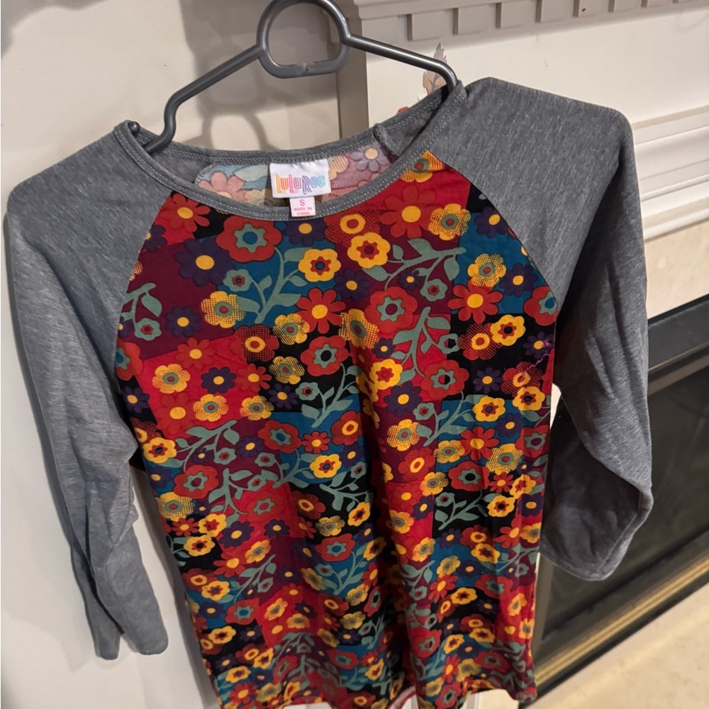 Lularoe women's Randy tshirt, floral print with gray sleeves, small